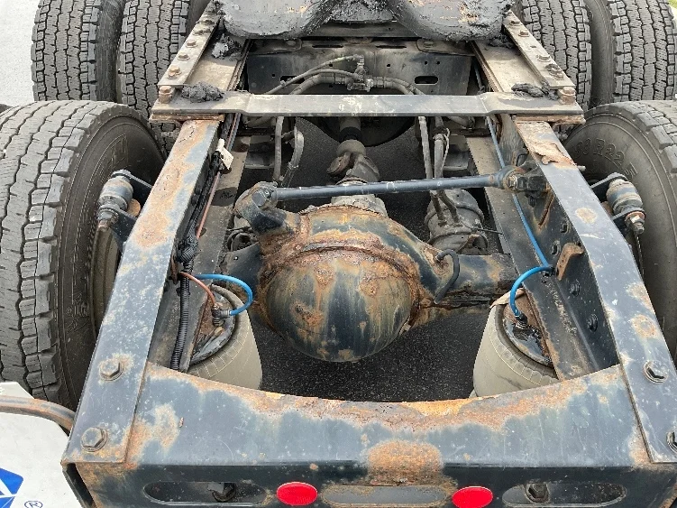 2017 Freightliner Cascadia - image 6