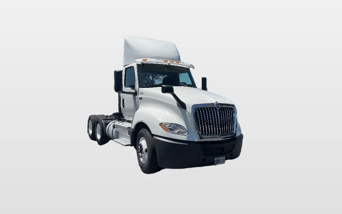 2020 International LT - image 1