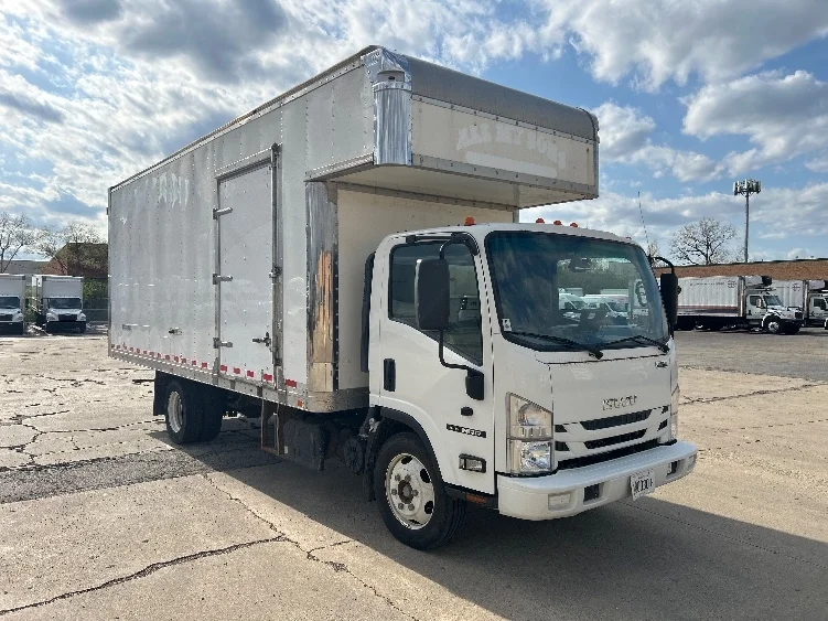 2020 Isuzu NRR in Chicago (Melrose Park), IL
