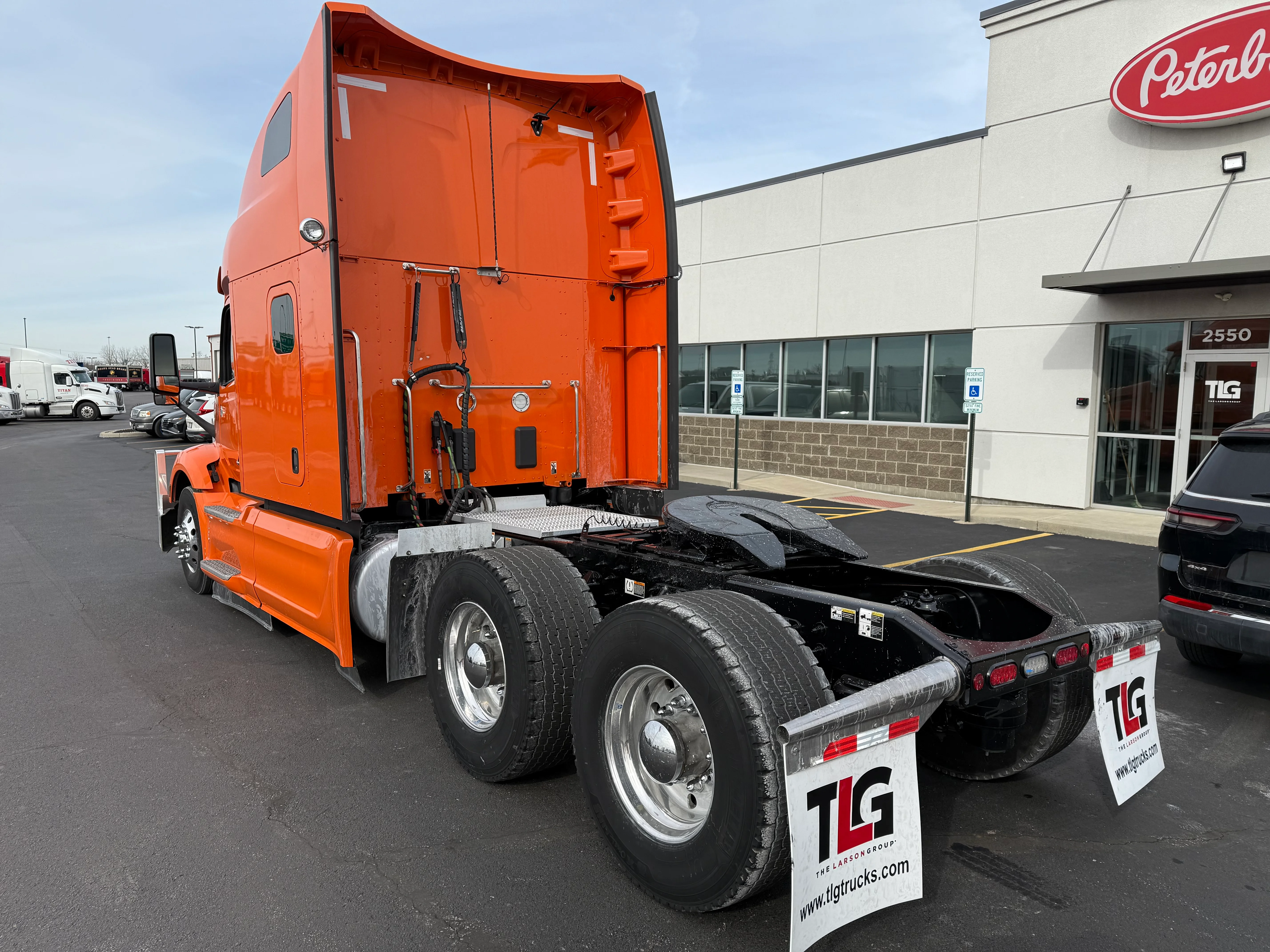 2023 Peterbilt 579 - image 3