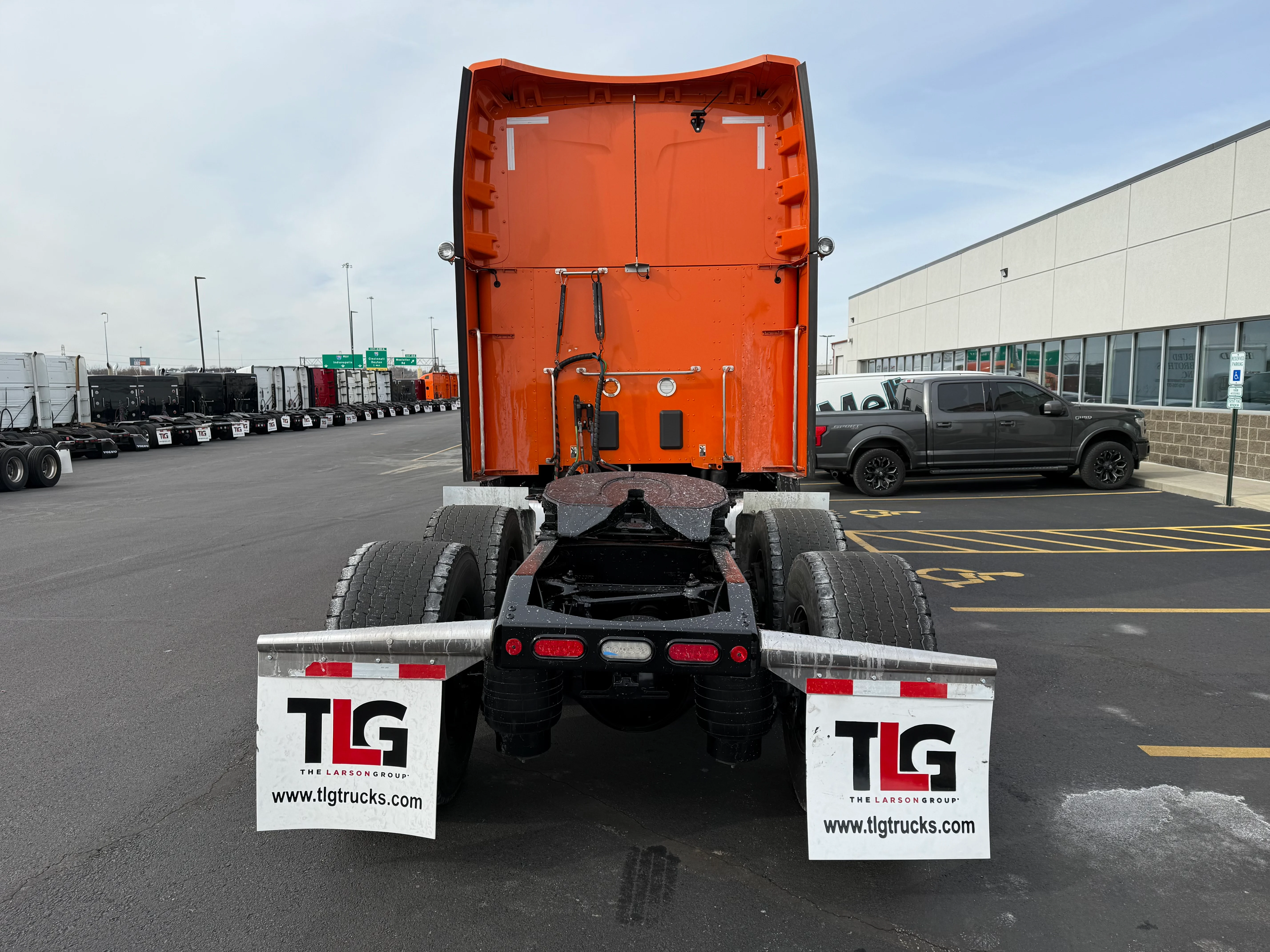 2023 Peterbilt 579 - image 4