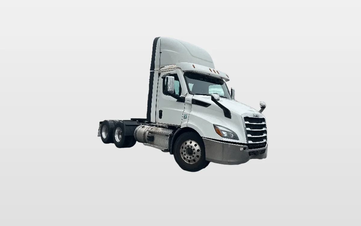 2021 Freightliner Cascadia - image 1