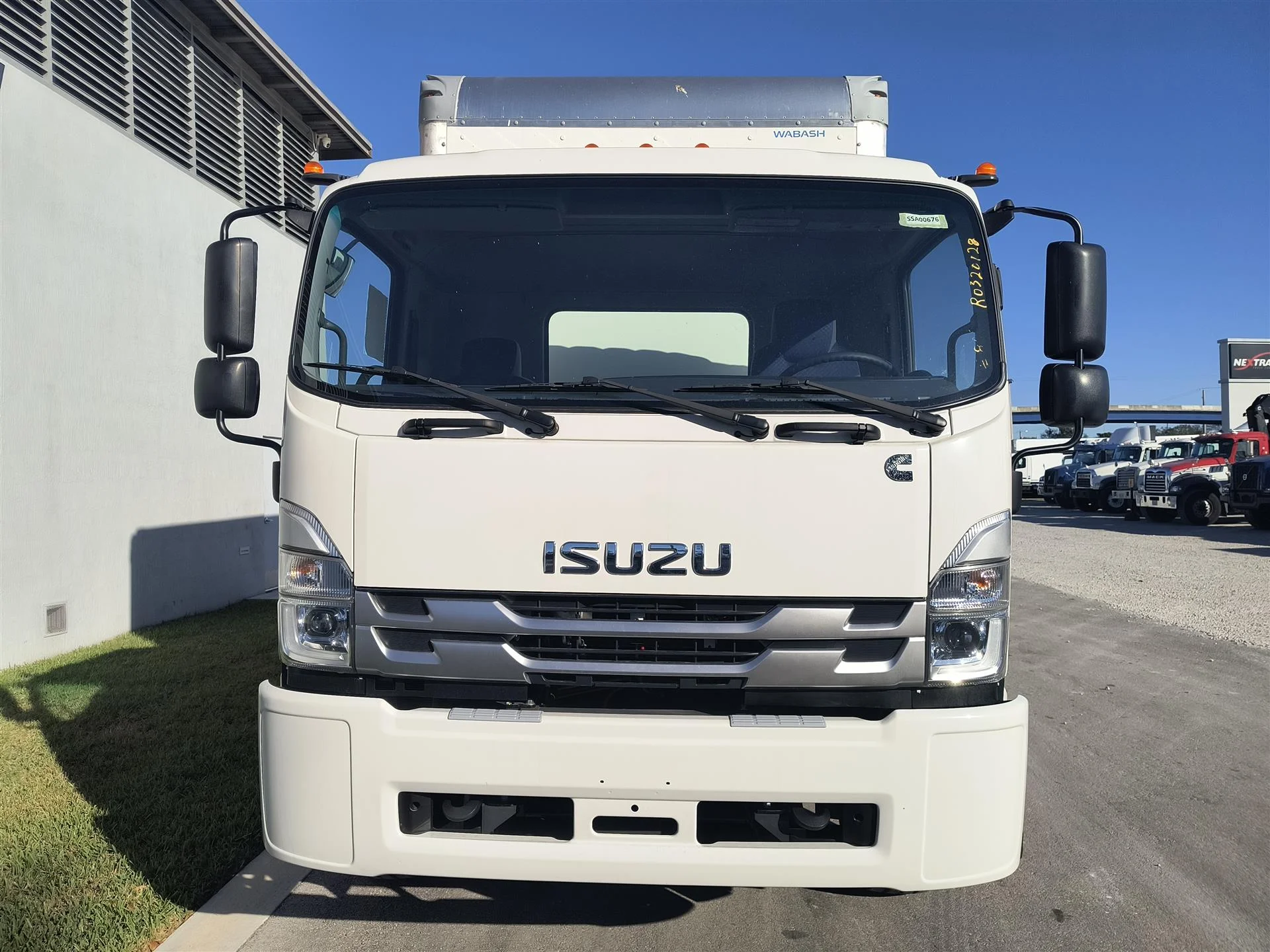 2025 Isuzu FTR in Miami, FL — photo 2
