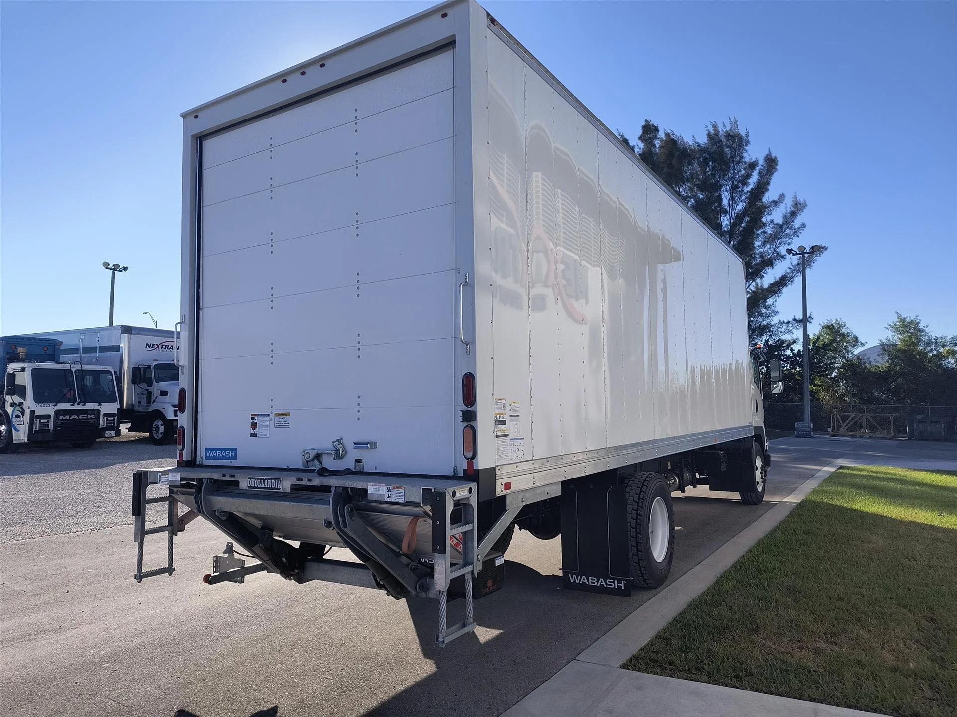 2025 Isuzu FTR in Miami, FL — photo 4
