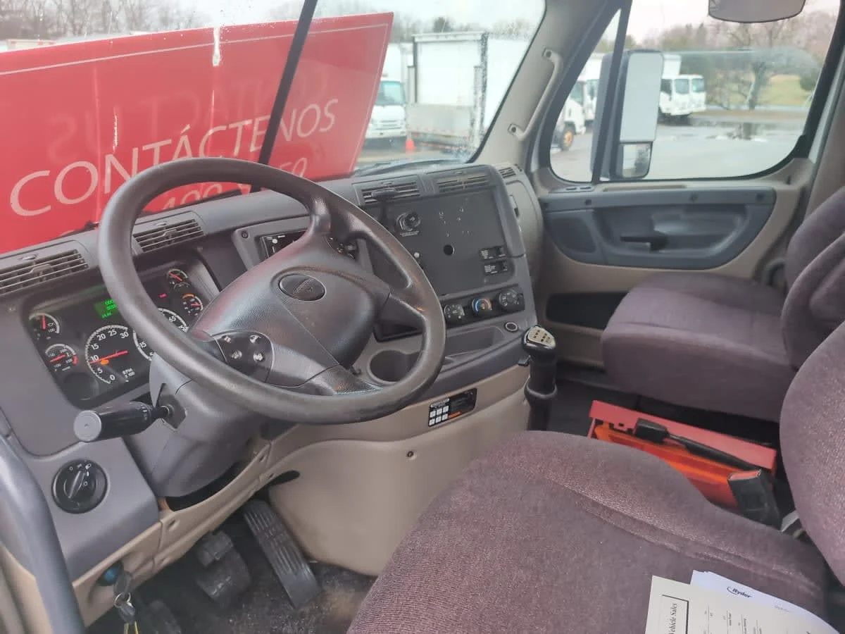 2016 Freightliner Cascadia in Salisbury, MA — photo 7