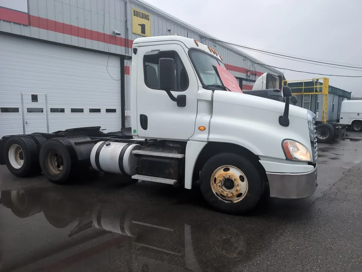 2016 Freightliner Cascadia in Salisbury, MA — photo 3