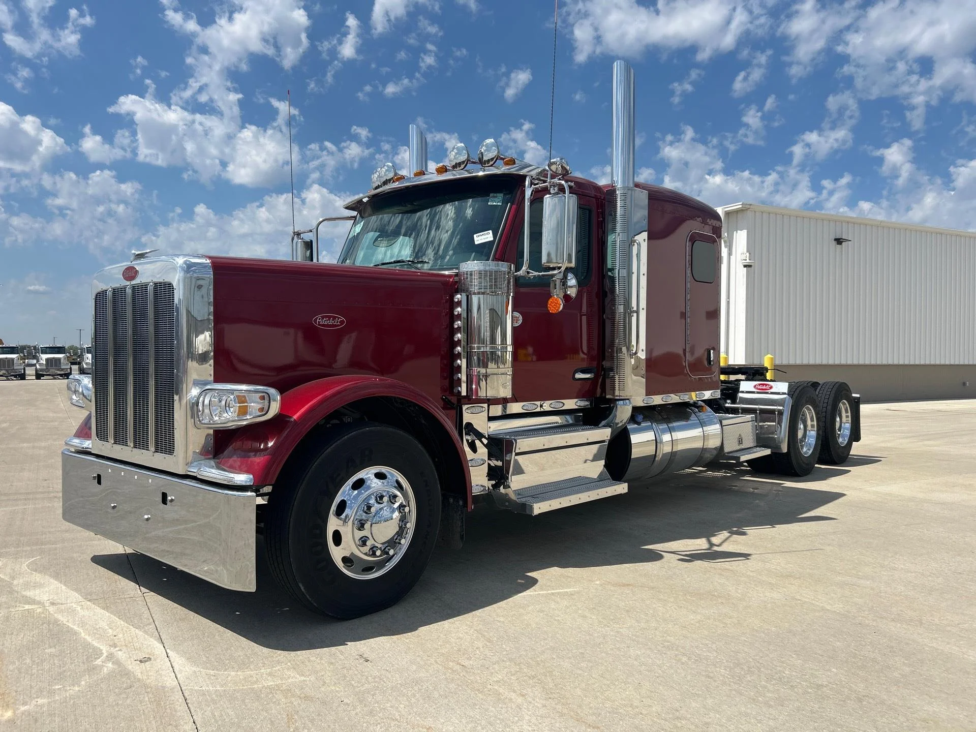 2027 Peterbilt 589 in Perrysburg, OH
