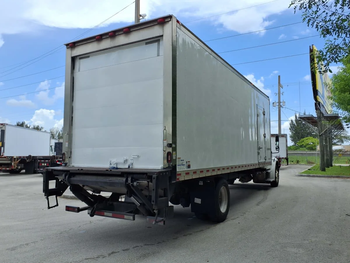 2019 Freightliner M2 106 in Davie, FL — photo 4