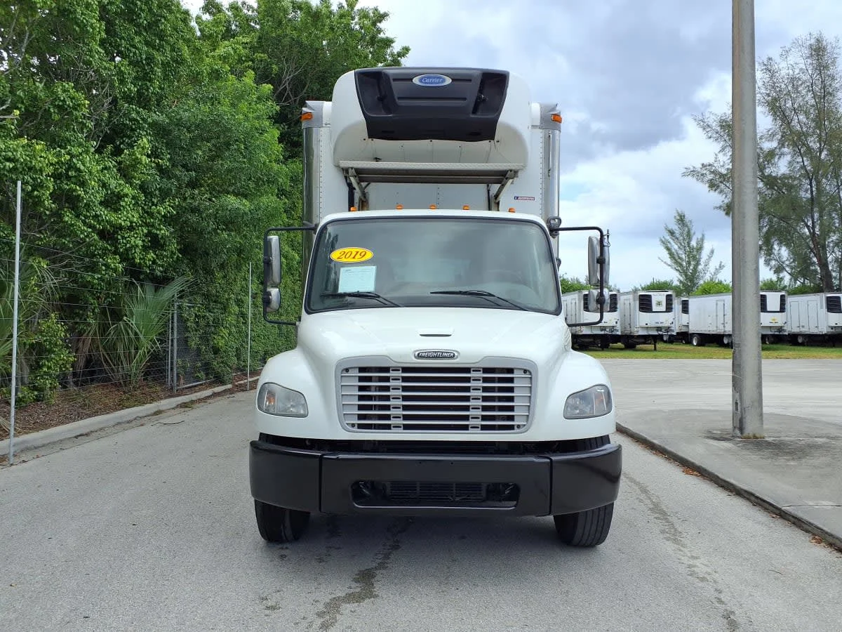 2019 Freightliner M2 106 in Davie, FL — photo 2