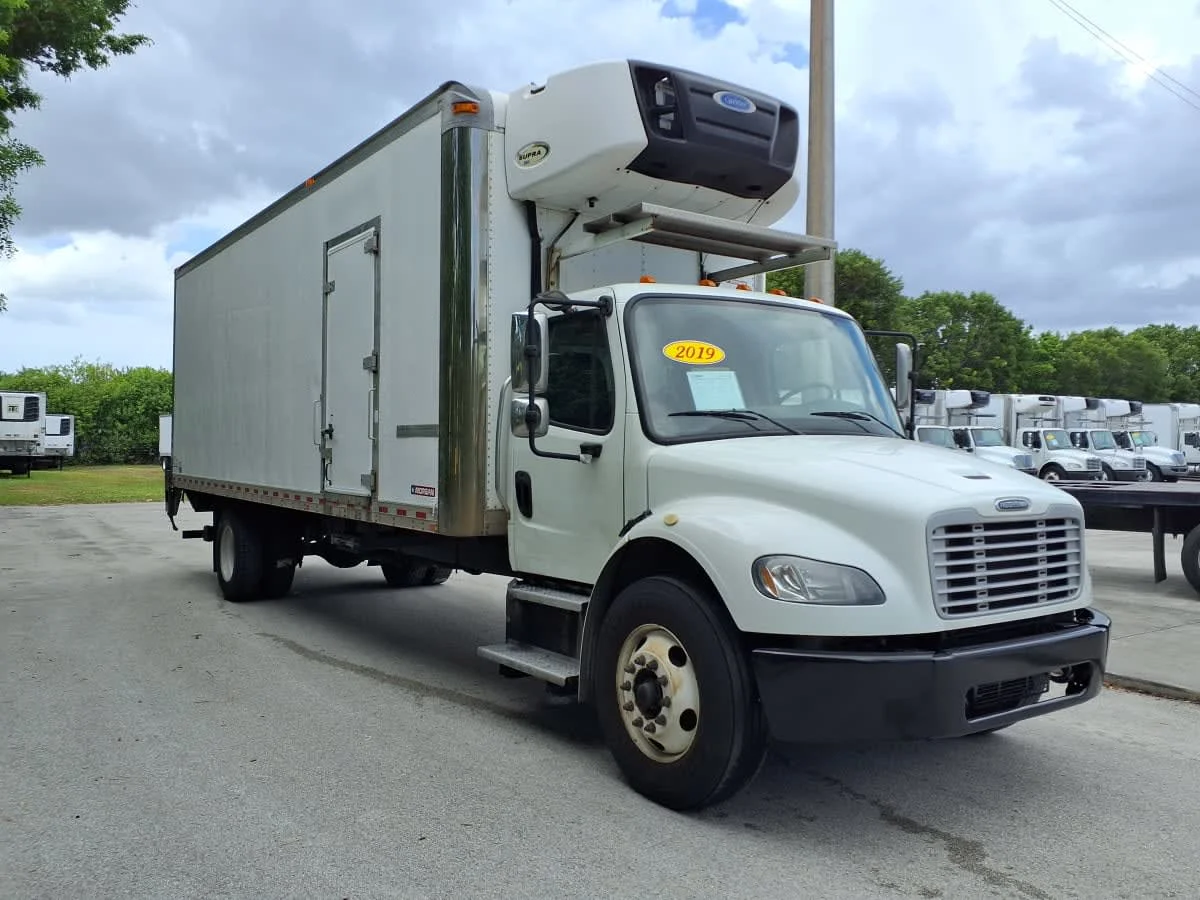 2019 Freightliner M2 106 in Davie, FL — photo 3