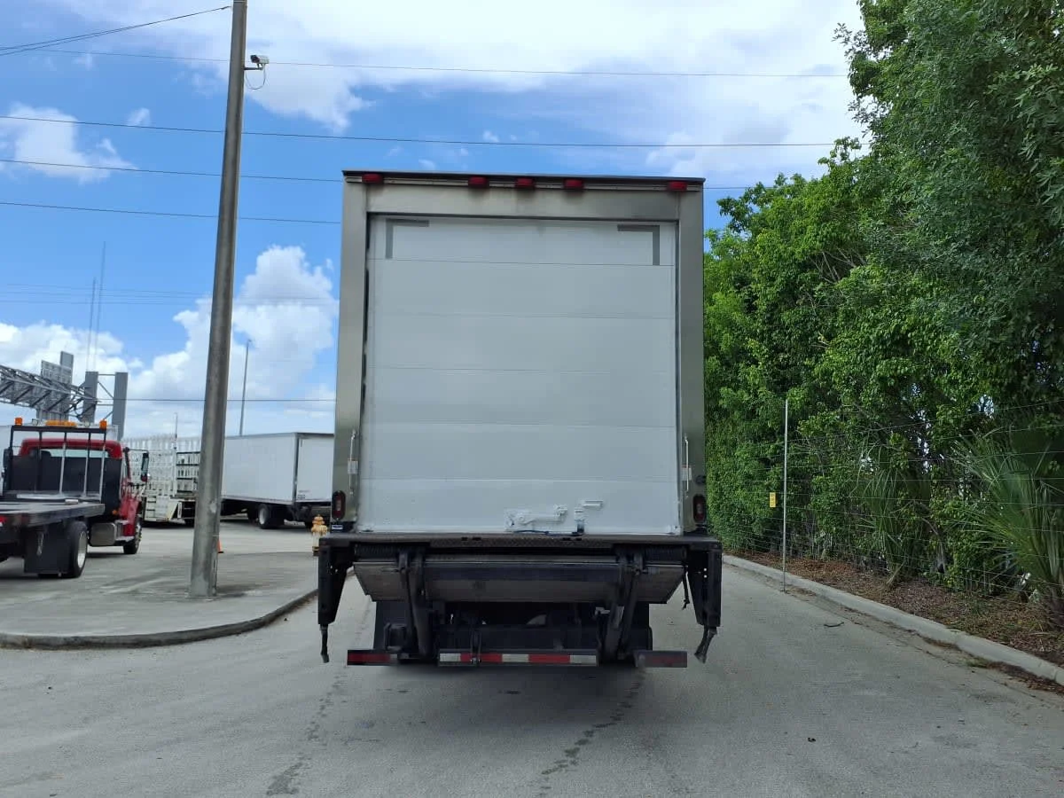 2019 Freightliner M2 106 in Davie, FL — photo 5
