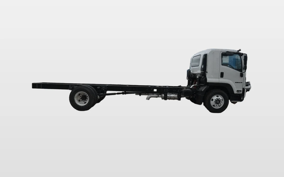 2025 Isuzu - image 1