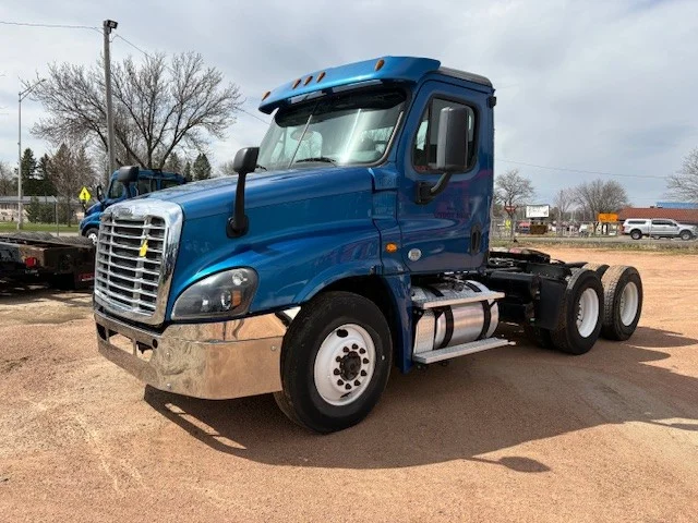 2016 Freightliner Cascadia in Marshfield, WI — photo 6