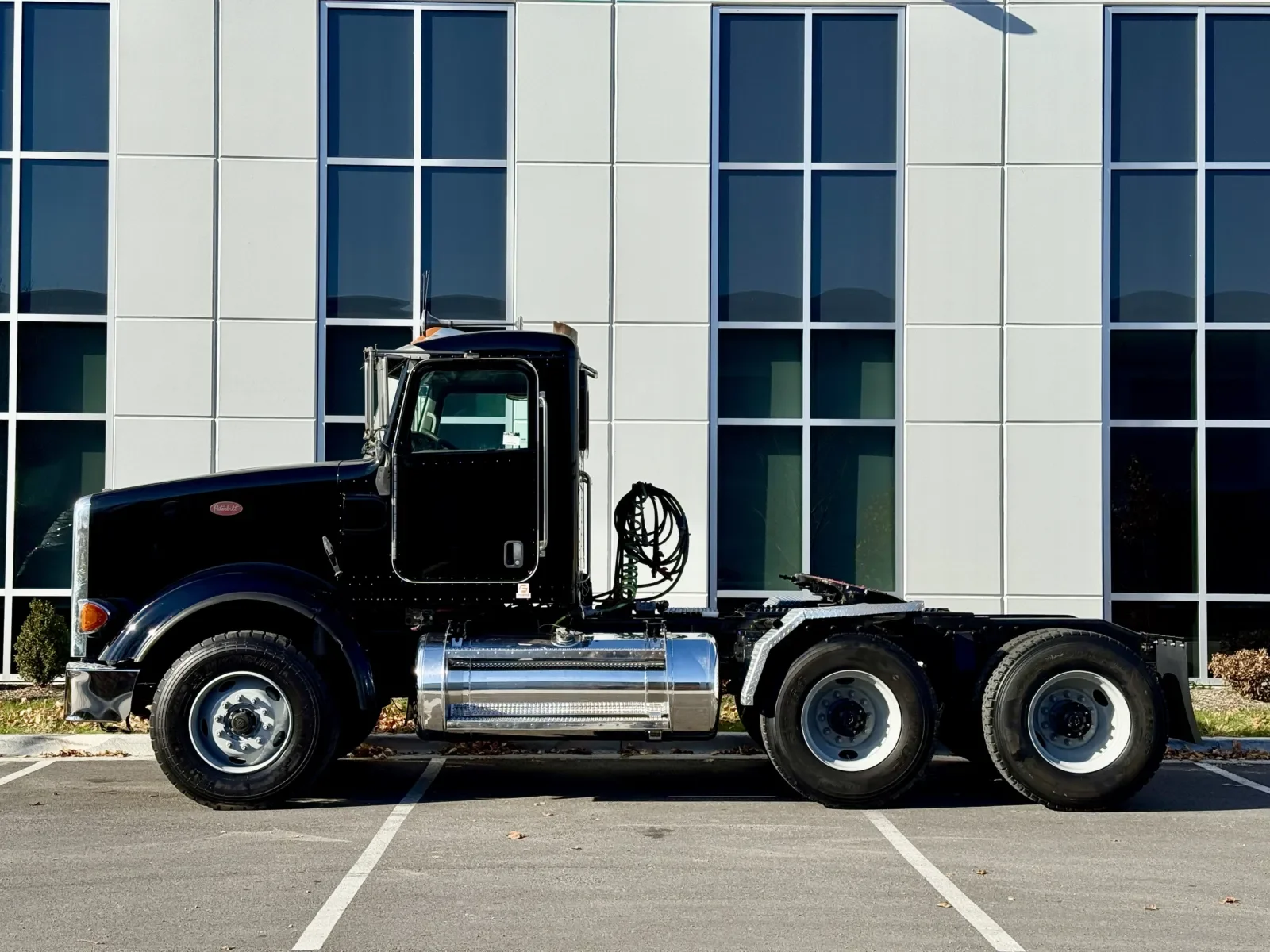 2008 Peterbilt 367 in New Lenox, IL — photo 4