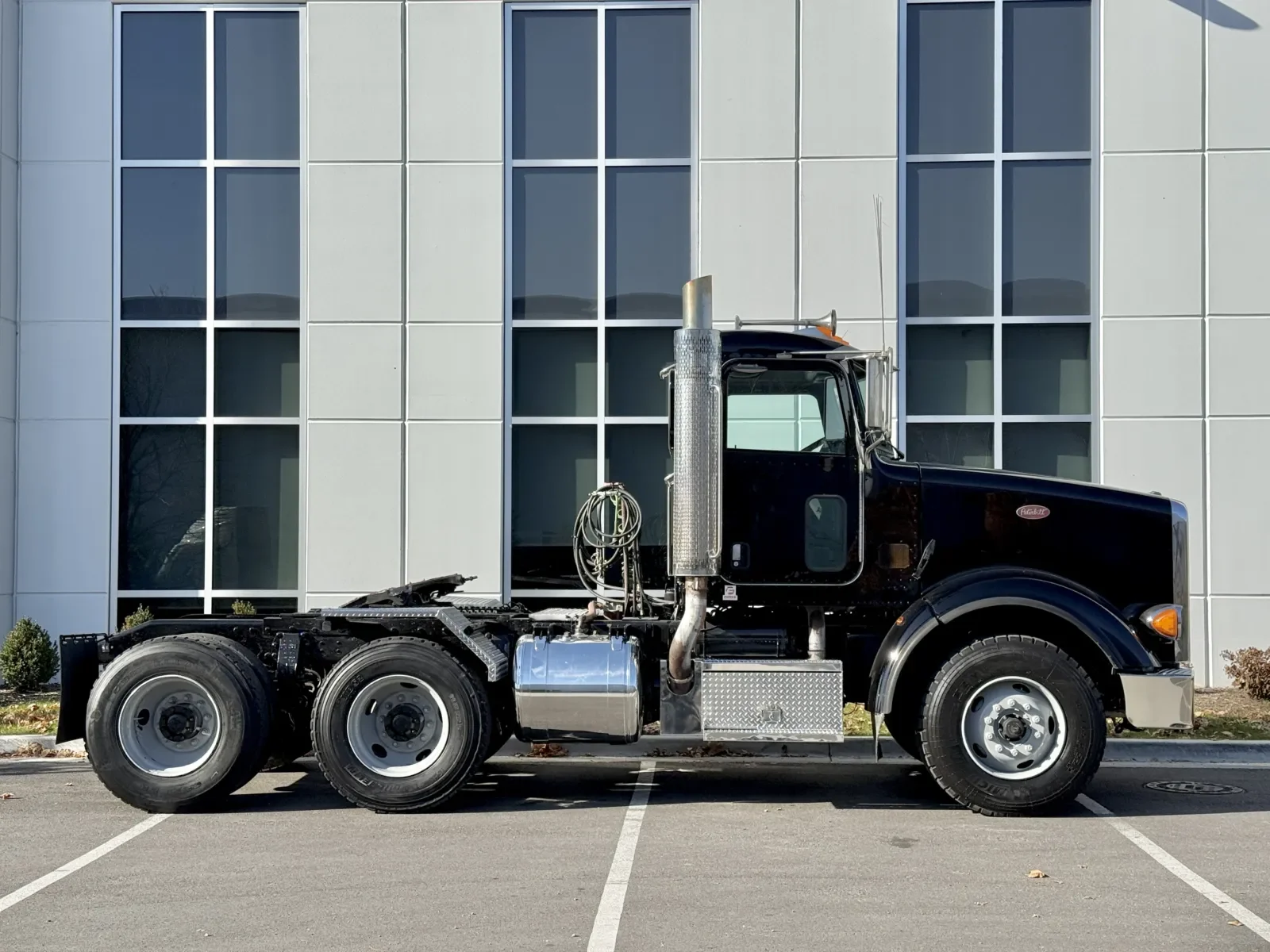 2008 Peterbilt 367 in New Lenox, IL — photo 3