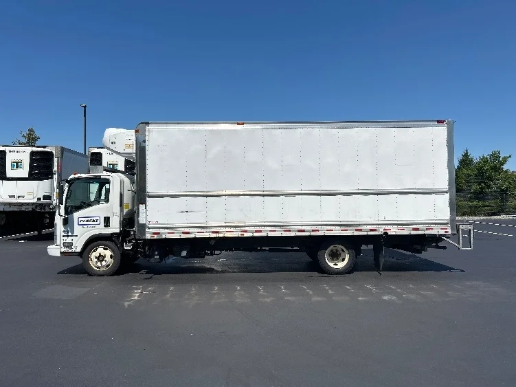 2020 Isuzu NRR in Norton, MA — photo 4