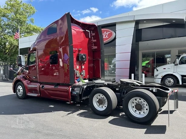 2021 Peterbilt 579 in Portland, OR — photo 6