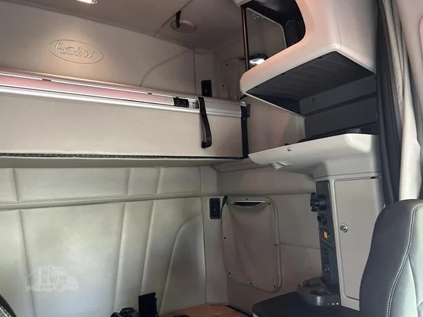 2021 Peterbilt 579 in Portland, OR — photo 22