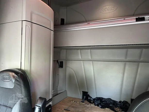 2021 Peterbilt 579 in Portland, OR — photo 21