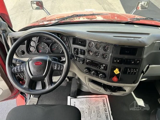 2021 Peterbilt 579 in Portland, OR — photo 28