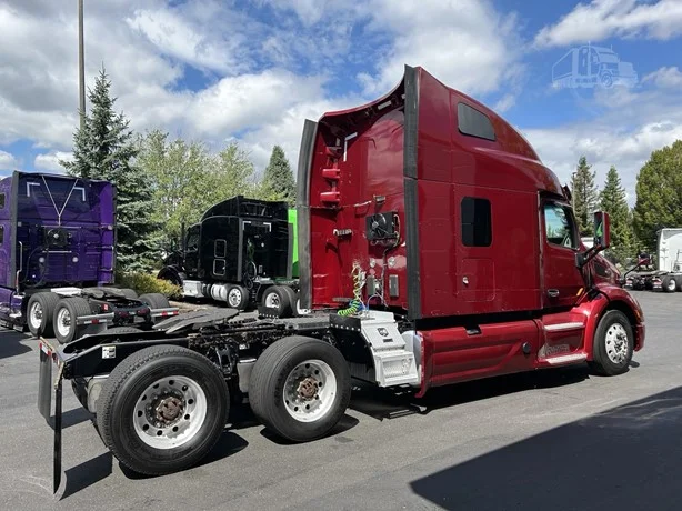 2021 Peterbilt 579 in Portland, OR — photo 4