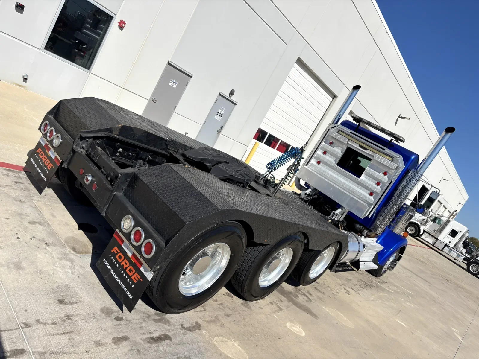 2009 Kenworth W900 - image 11