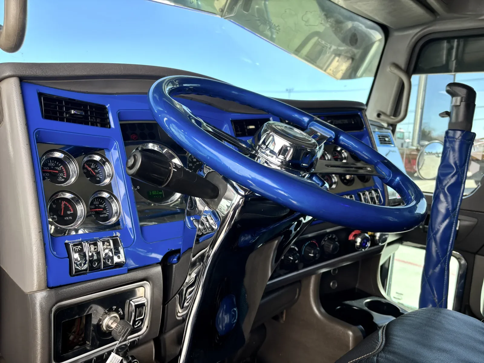 2009 Kenworth W900 - image 15