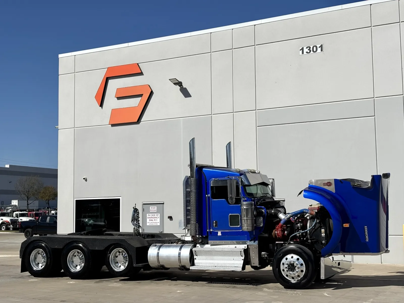 2009 Kenworth W900 - image 9