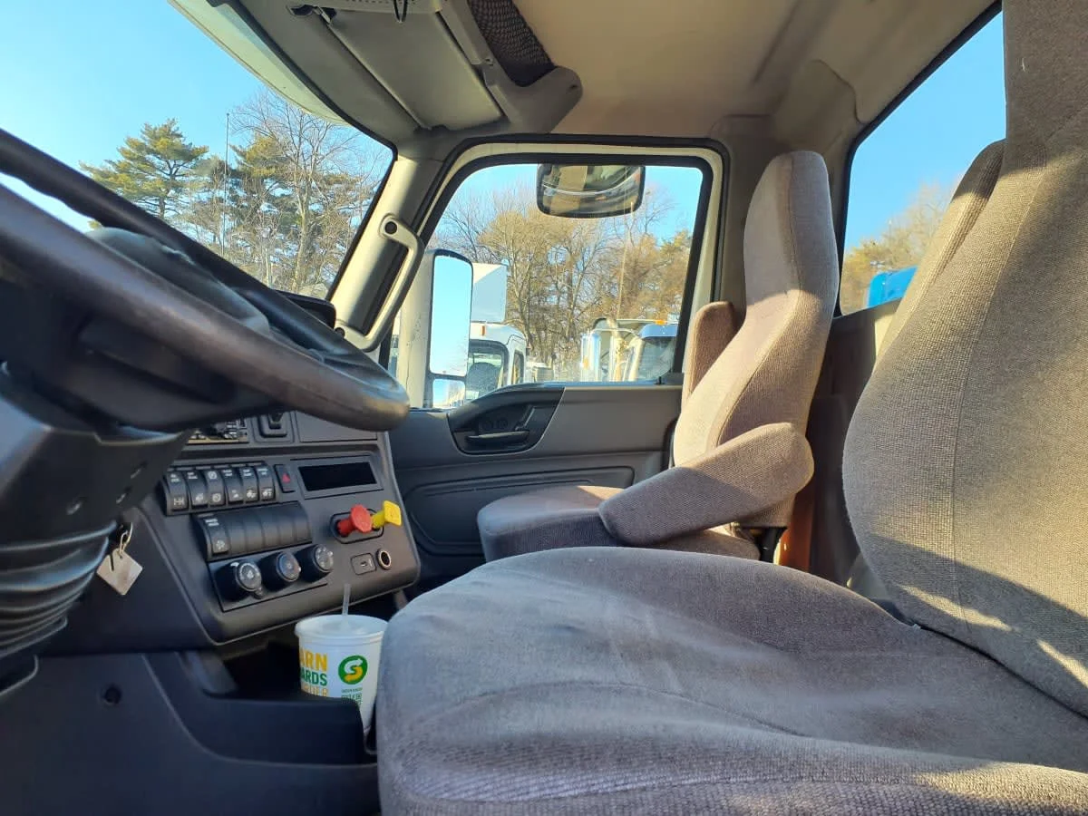 2019 International LT in Springfield, MA — photo 10