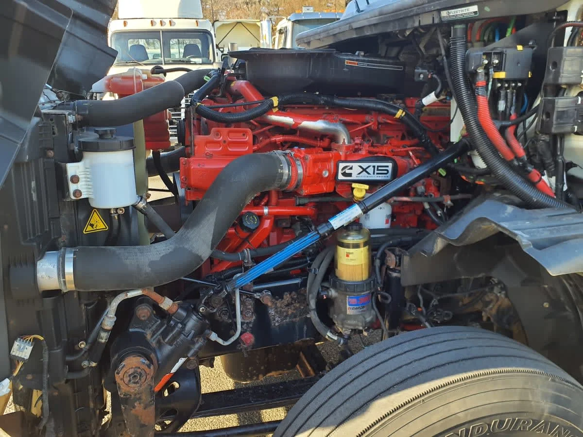 2019 International LT in Springfield, MA — photo 8