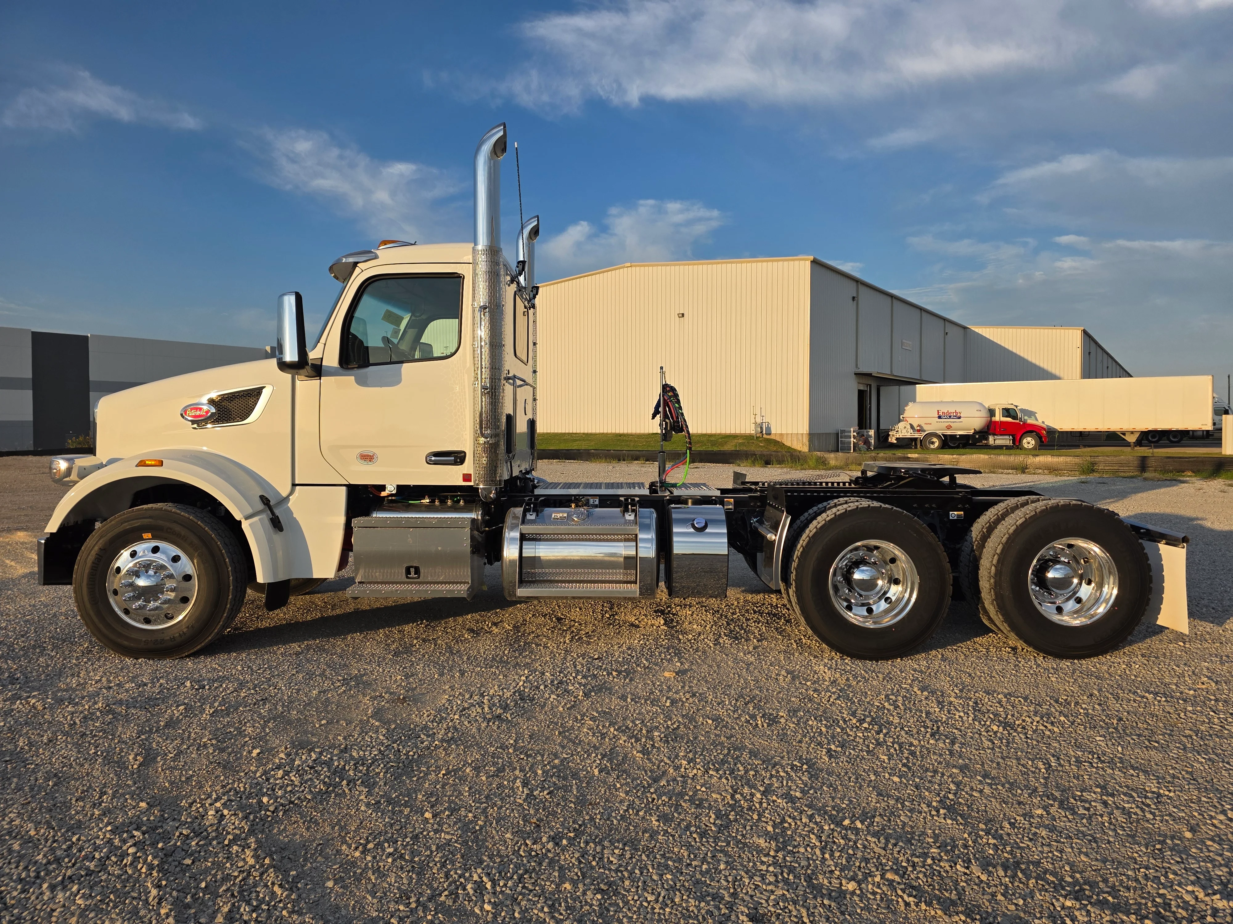 2026 Peterbilt 567 in Louisville, KY — photo 2
