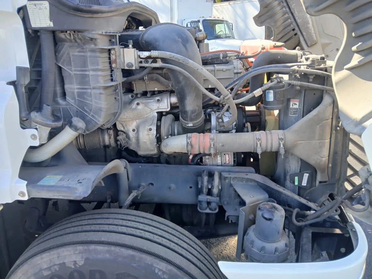 2018 Freightliner Cascadia - image 12