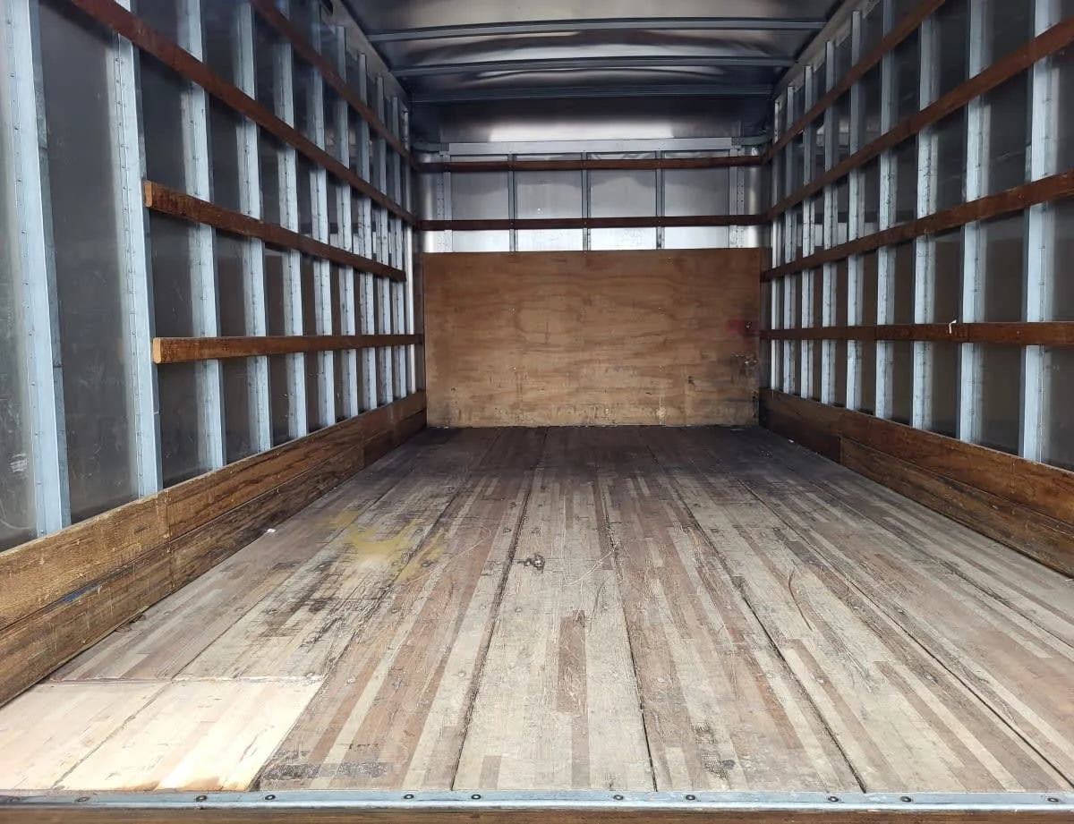 2015 Isuzu NPR - image 6