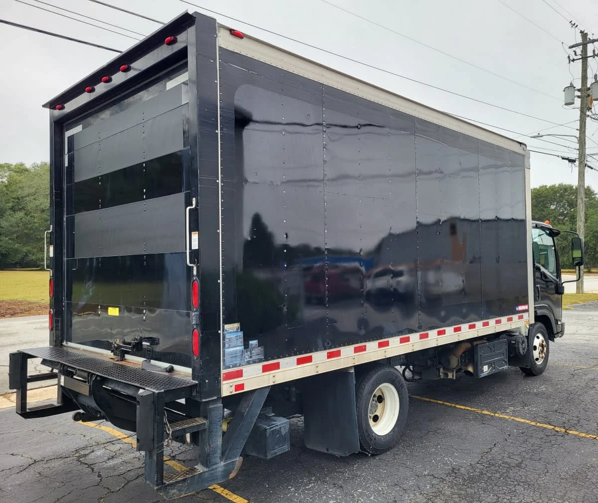 2015 Isuzu NPR - image 5