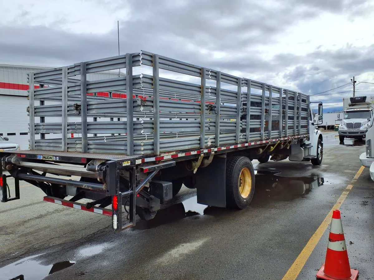 2018 Freightliner M2 106 - image 4