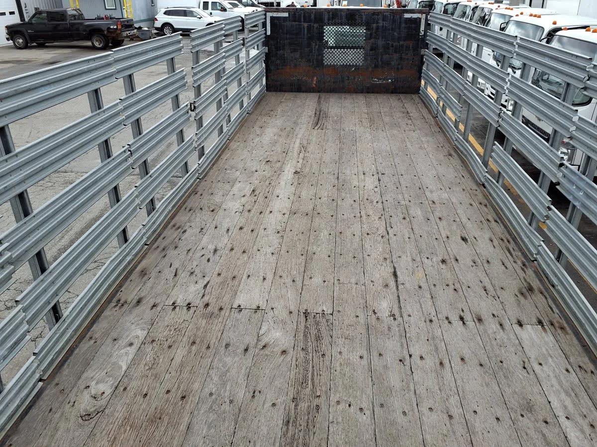 2018 Freightliner M2 106 - image 8