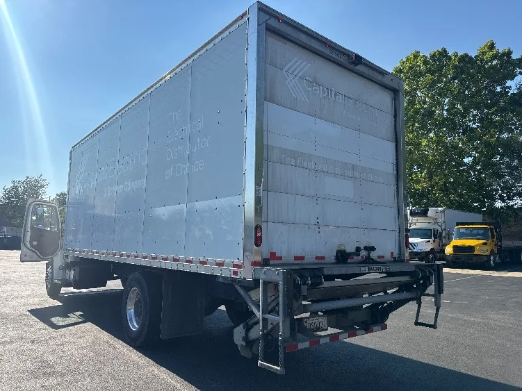 2019 Freightliner eM2 in Capitol Heights, MD — photo 6