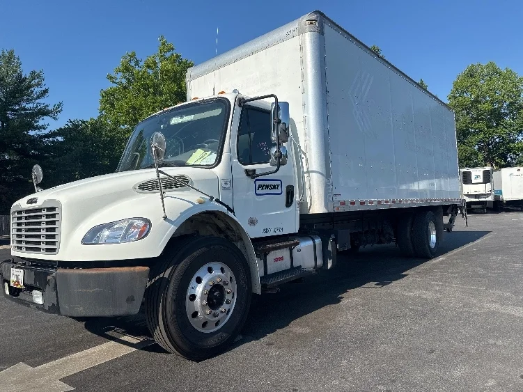 2019 Freightliner eM2 in Capitol Heights, MD — photo 3