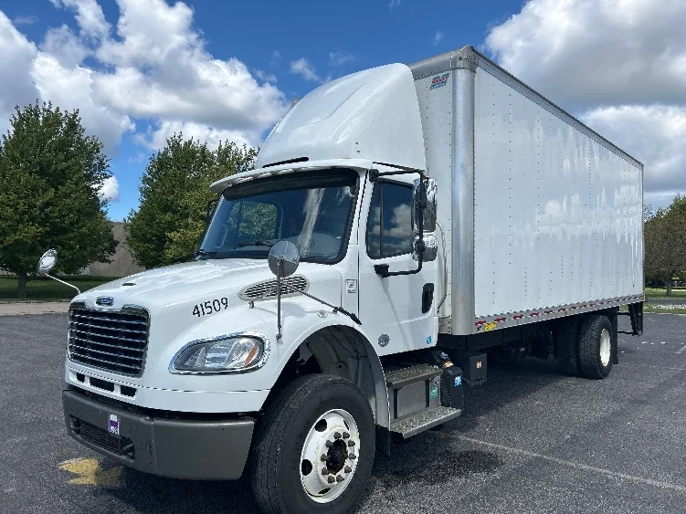 2020 Freightliner M2 106 - image 3