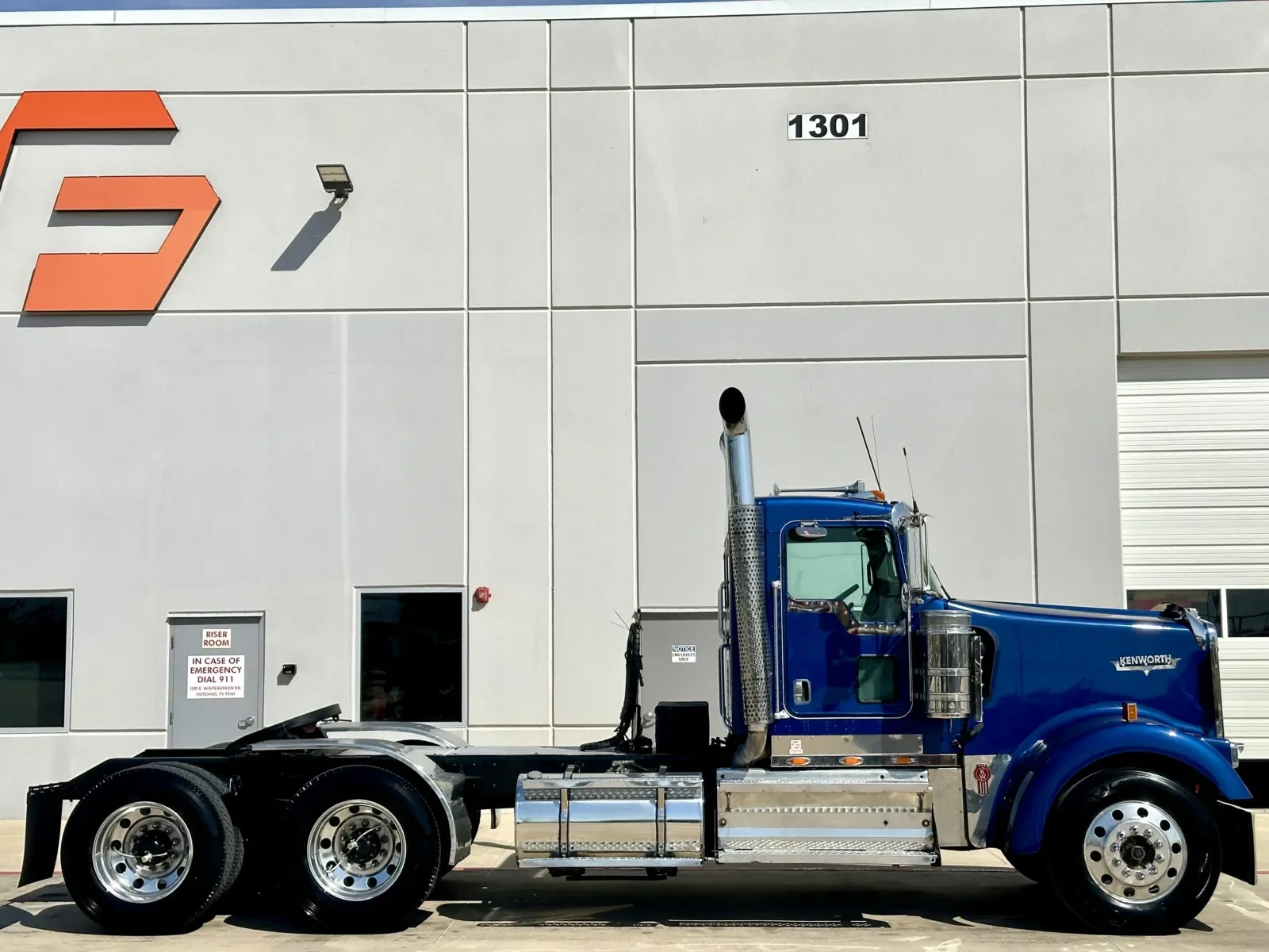 2009 Kenworth W900 in Hutchins, TX — photo 3