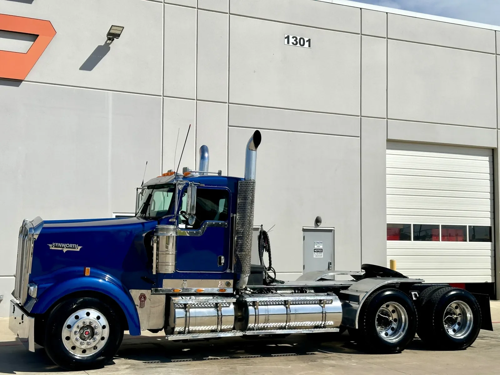 2009 Kenworth W900 in Hutchins, TX — photo 2