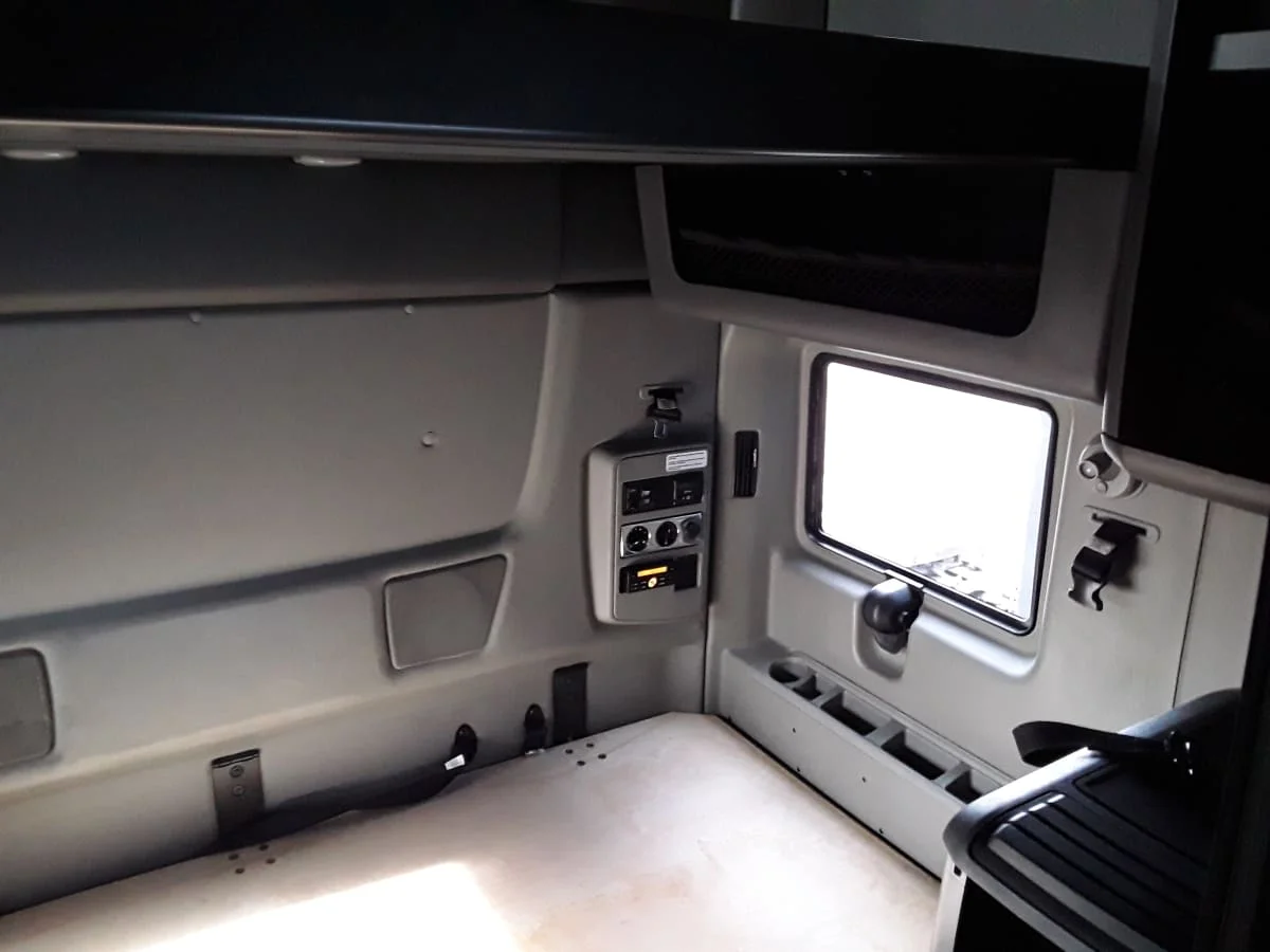 2020 International LT in Hilliard, OH — photo 13