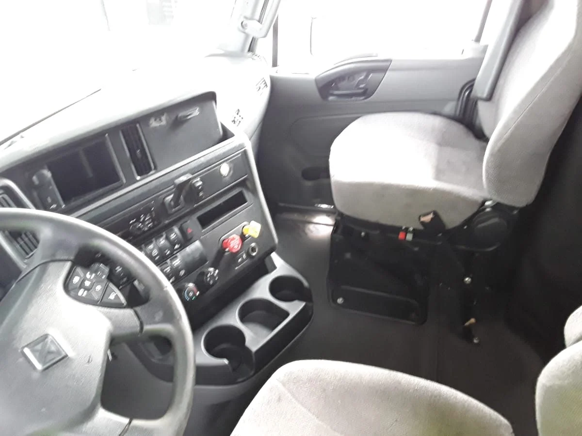 2020 International LT in Hilliard, OH — photo 7
