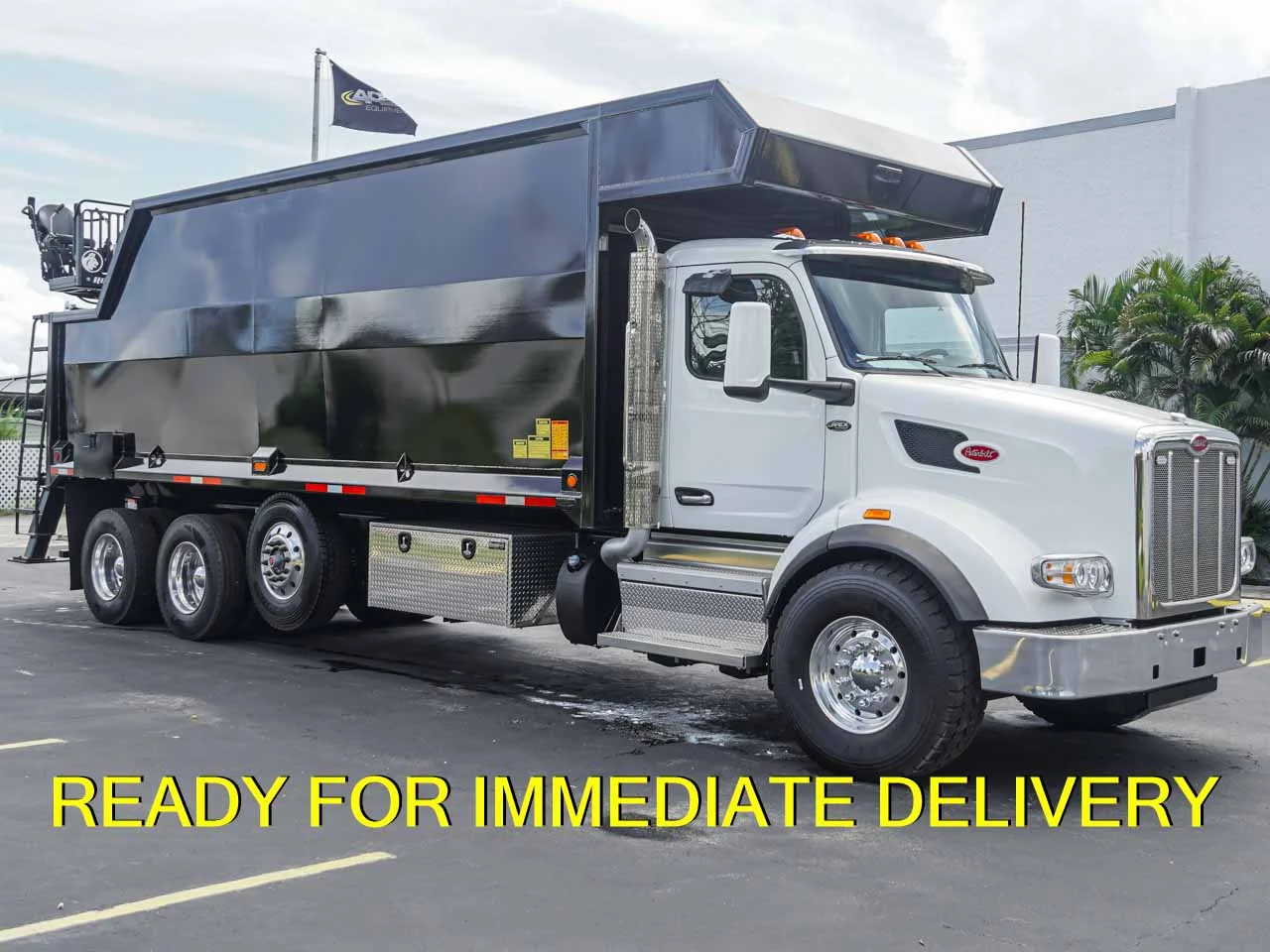 2025 Peterbilt 567 - image 2