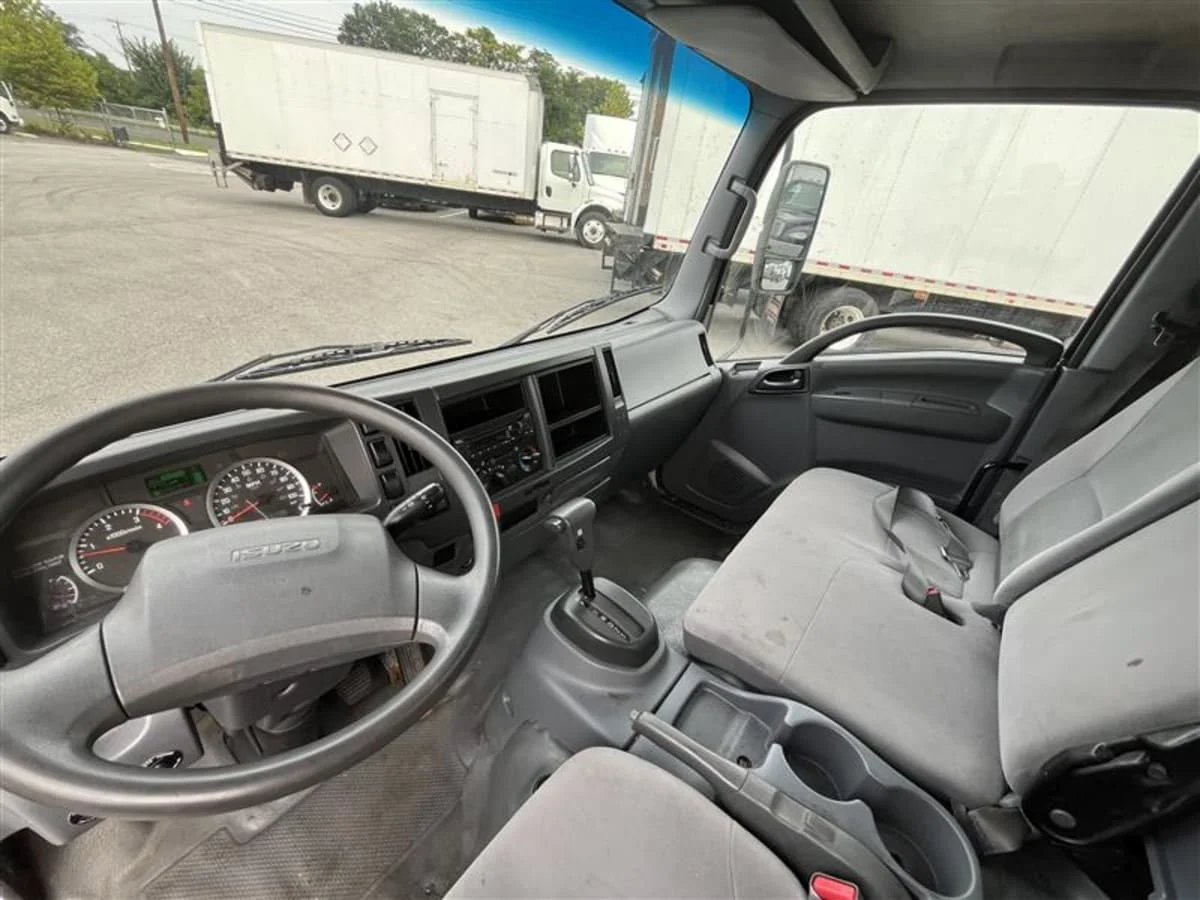 2019 Isuzu NPR - image 7