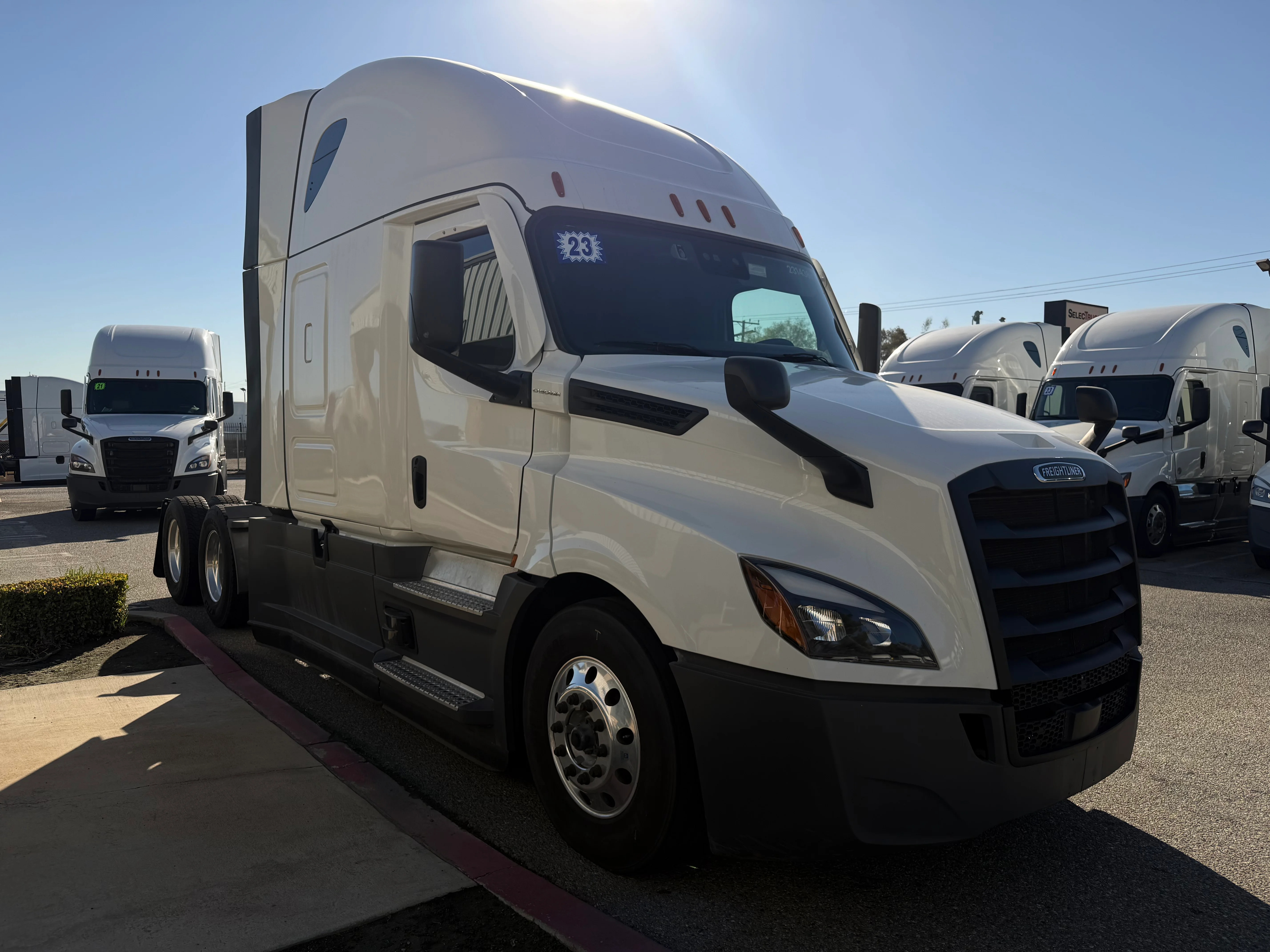 2023 Freightliner Cascadia in Selectrucks Fontana, CA — photo 9