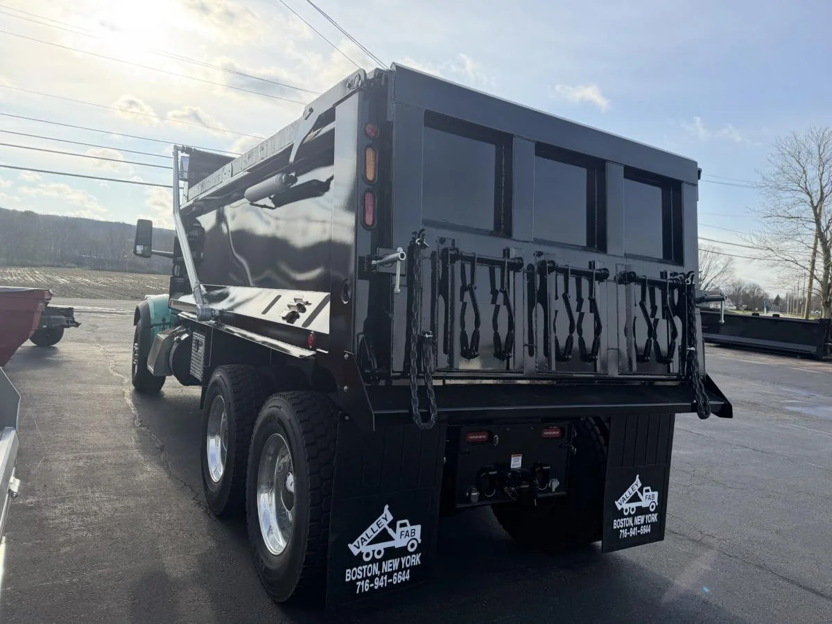 2025 Peterbilt 567 in Newburgh, NY — photo 3