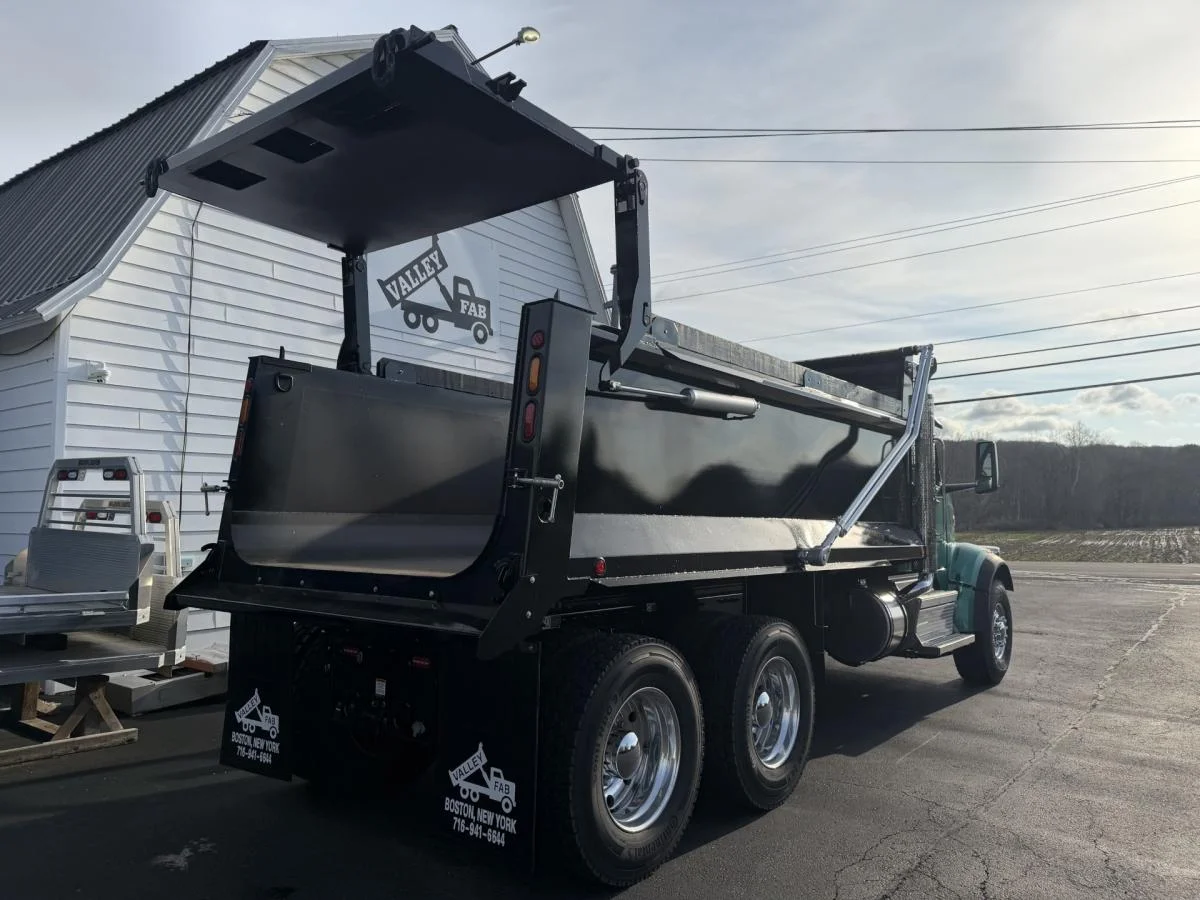 2025 Peterbilt 567 in Newburgh, NY — photo 4