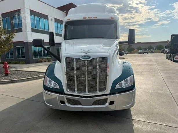 2024 Peterbilt 579 in Salt Lake City, UT — photo 2