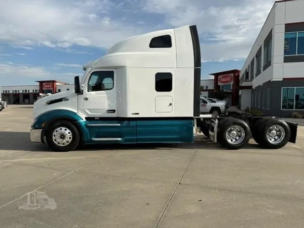 2024 Peterbilt 579 in Salt Lake City, UT — photo 8